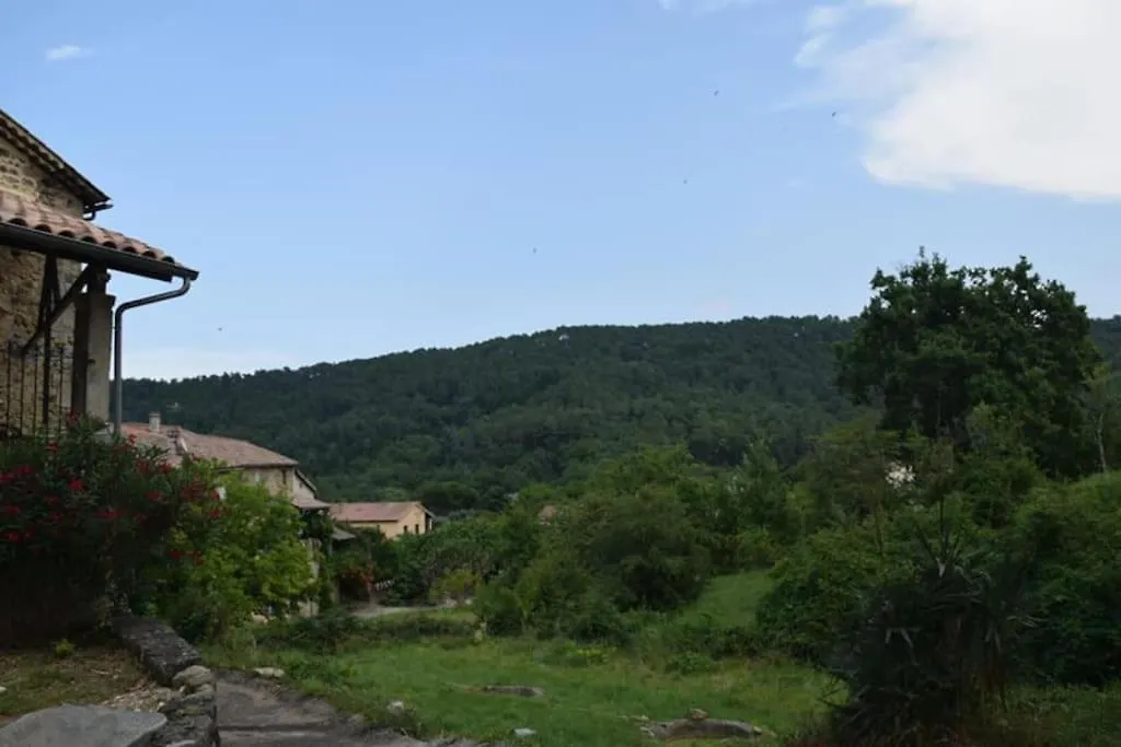 Holiday home Gites Aux Gres De L'Eau Mercuer France